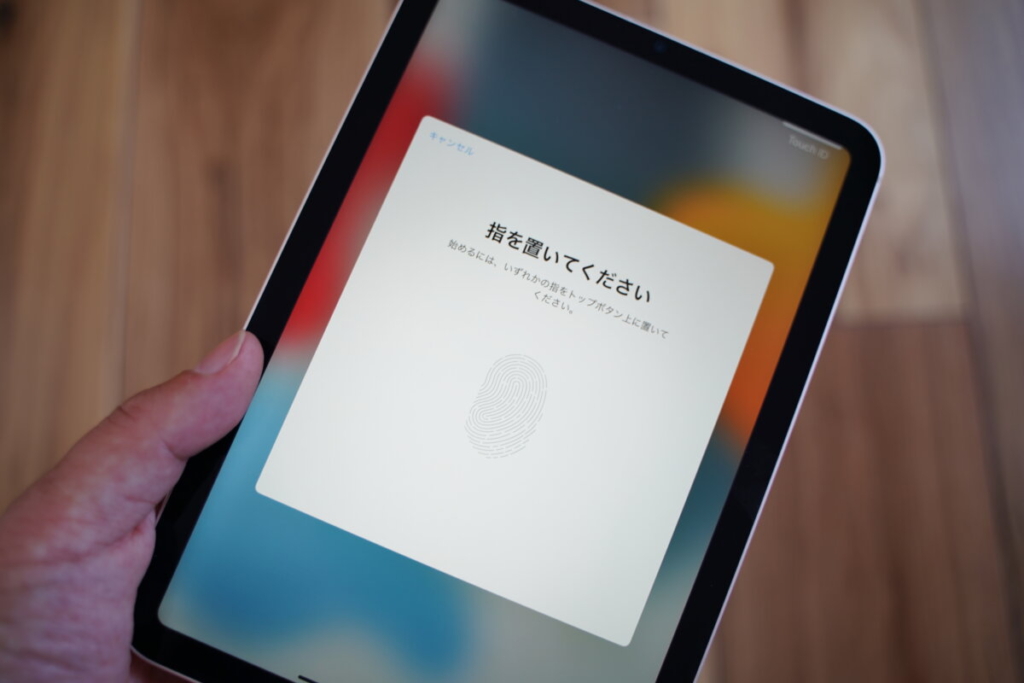 iPad mini 6はTouchボタン式の指紋認証でマスク時代には助かる仕様