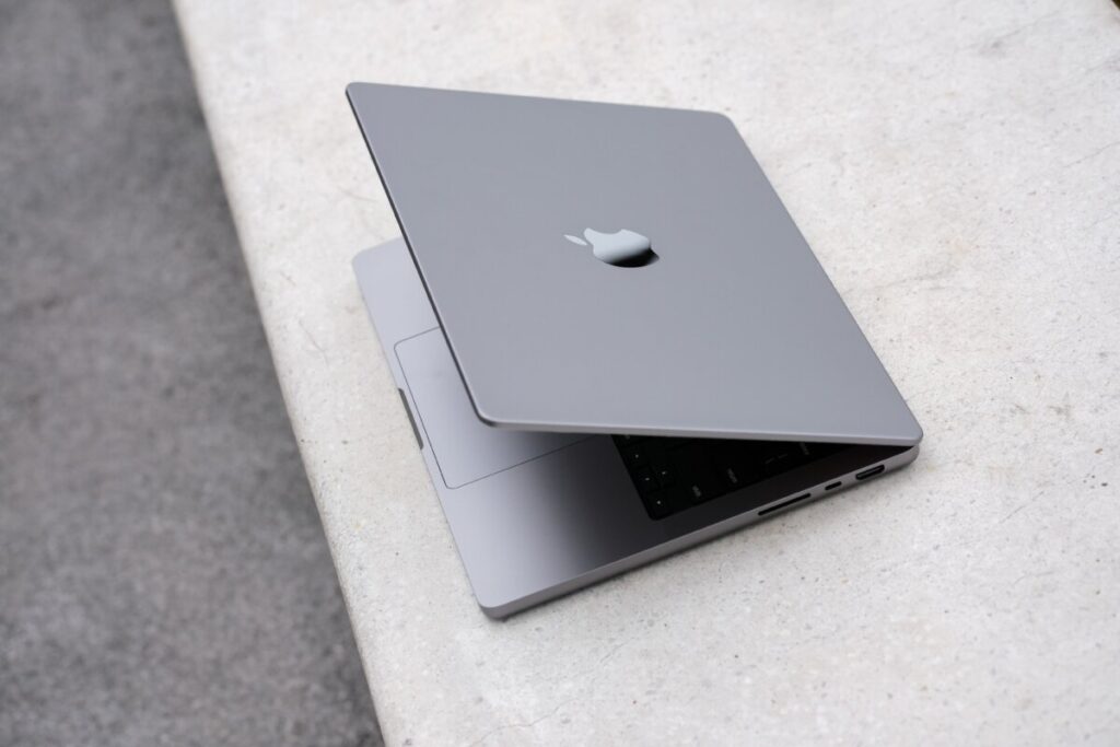 【高性能＆携帯性のバランス】MacBook Pro 14インチ
